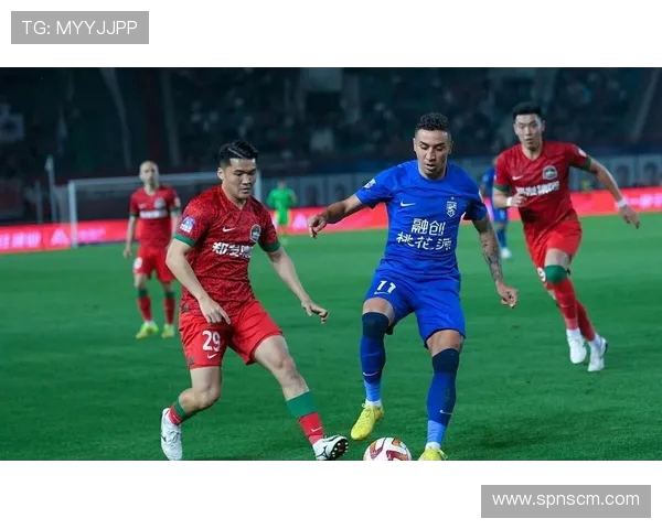 武汉三镇鏖战成都蓉城强强对决再掀中超赛季巅峰激情