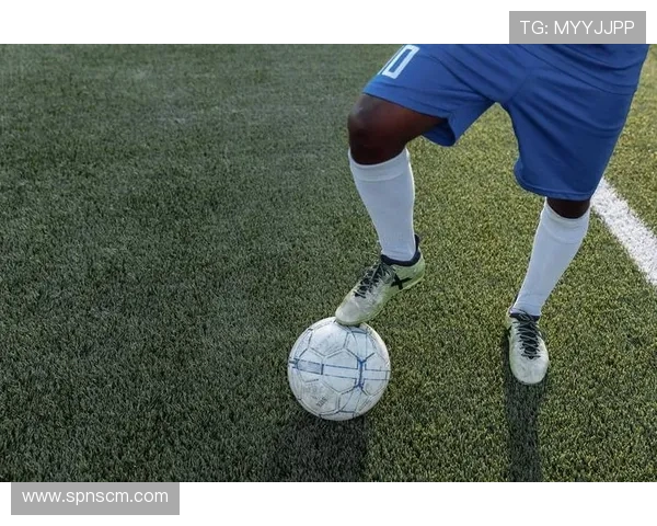 足球运动员的成长历程与职业生涯探索 从青训到巅峰之路