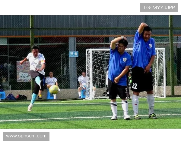 深入分析成都足球队的运营策略与发展模式探讨