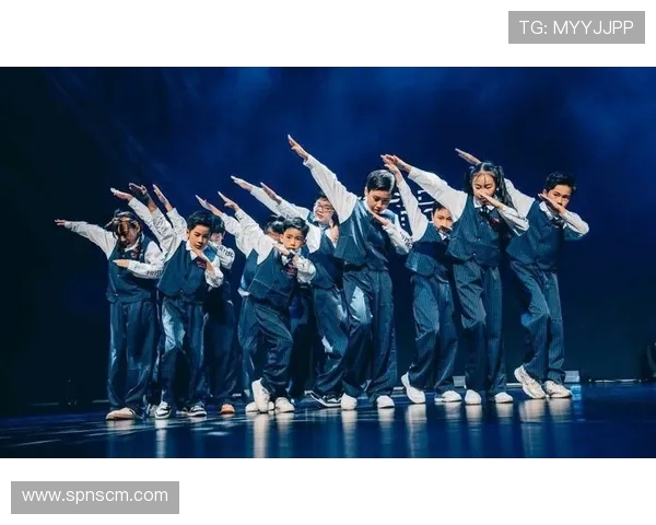 深圳街舞队在滑板精英赛中的灵活性表现引发热议与赞赏